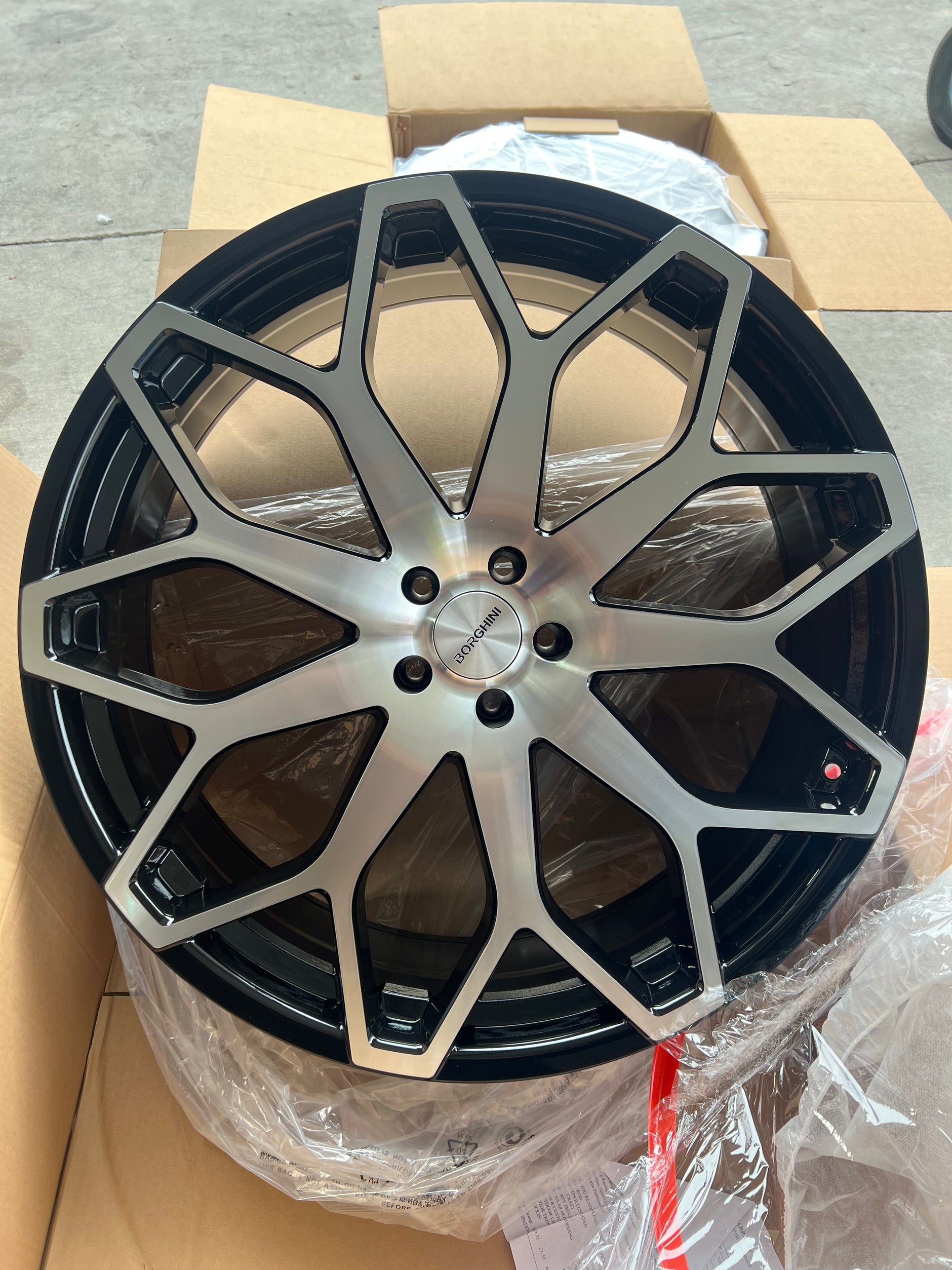 24年製バリ山 BORGHINI 24㌅ 10J30 新塗装 295/35R24 24